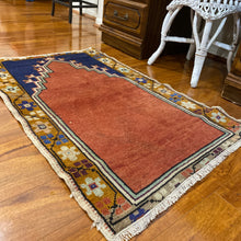 Load image into Gallery viewer, ZAYNA | Turkish vintage hand knotted rug 3’6x2’3