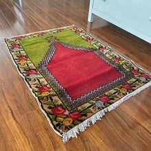 Load image into Gallery viewer, Turkish nomadic vintage rug 2’7x3’6