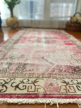 Load image into Gallery viewer, PEMBE | Turkish Vintage Oushak rug 3’9x6’9